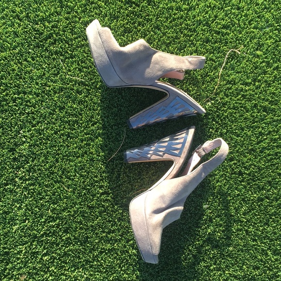 Vince Camuto - Picture 2 of 4